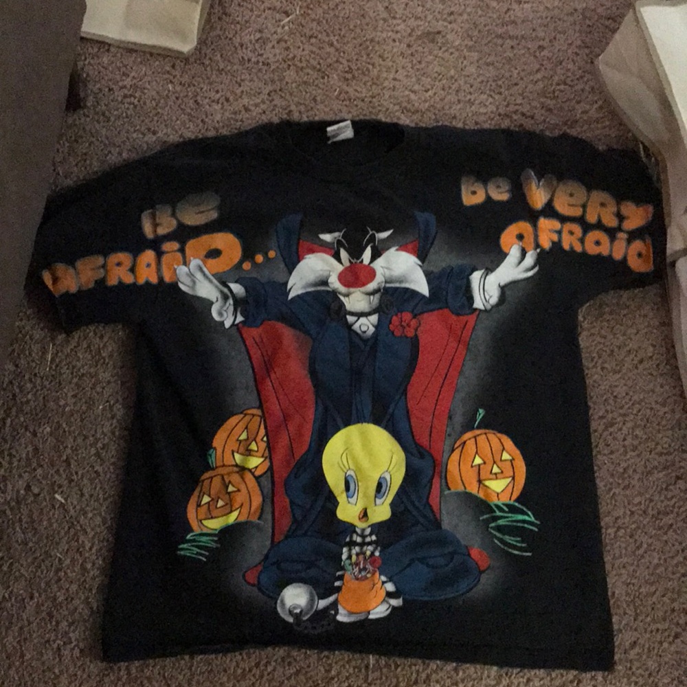 Looney tunes Halloween shirt